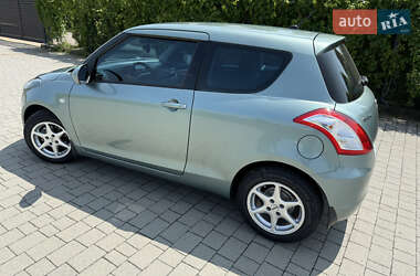 Хэтчбек Suzuki Swift 2011 в 