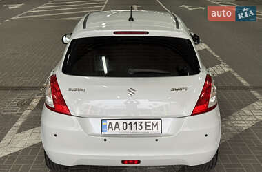 Хетчбек Suzuki Swift 2012 в 