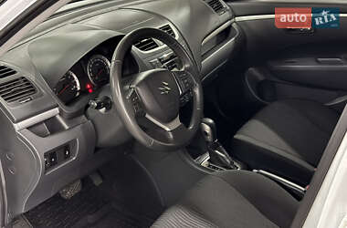 Хетчбек Suzuki Swift 2012 в 