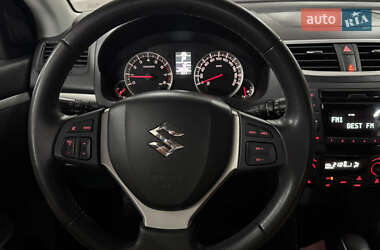 Хетчбек Suzuki Swift 2012 в 