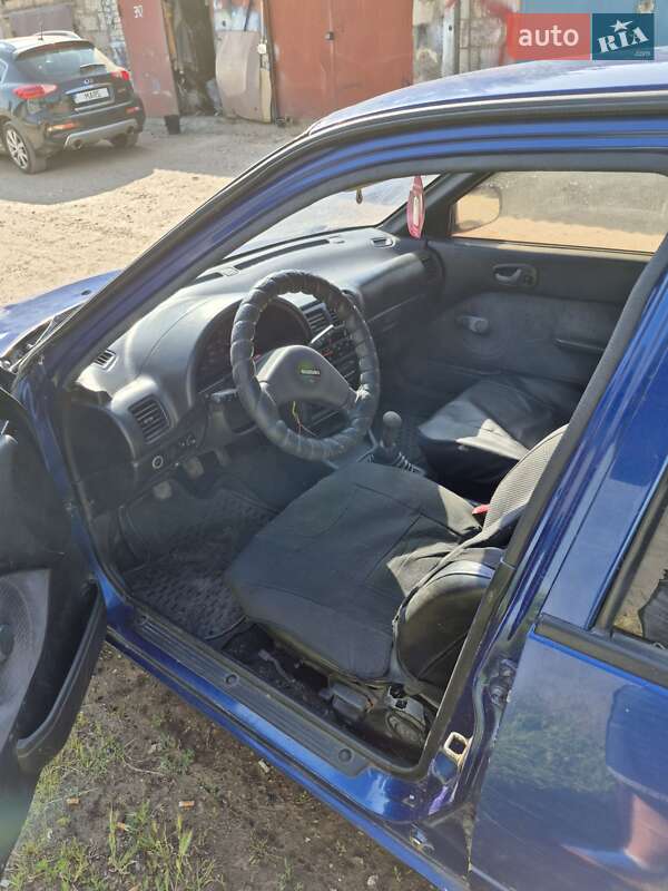 Седан Suzuki Swift 1993 в Миколаєві