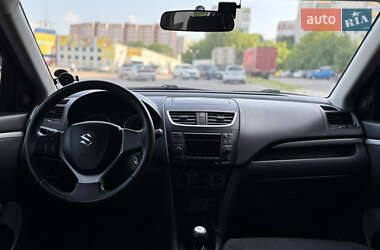 Хетчбек Suzuki Swift 2011 в 