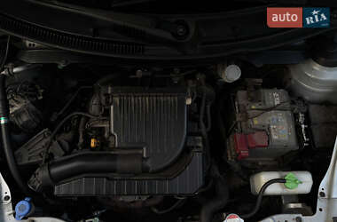 Хетчбек Suzuki Swift 2011 в 