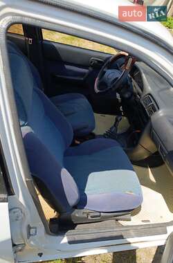 Седан Suzuki Swift 1998 в 