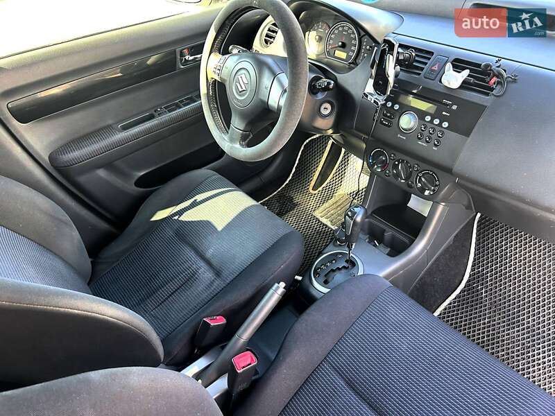 Хэтчбек Suzuki Swift 2008 в Киеве