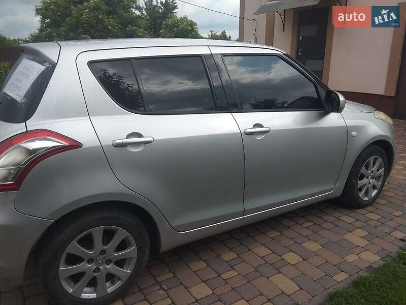 Хэтчбек Suzuki Swift 2011 в Барышевке фото 62 Хэтчбек Suzuki Swift 2011 в Барышевке