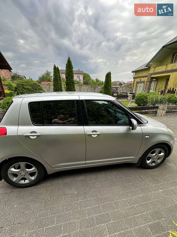 Хэтчбек Suzuki Swift 2008 в Ивано-Франковске фото 4 Хэтчбек Suzuki Swift 2008 в Ивано-Франковске