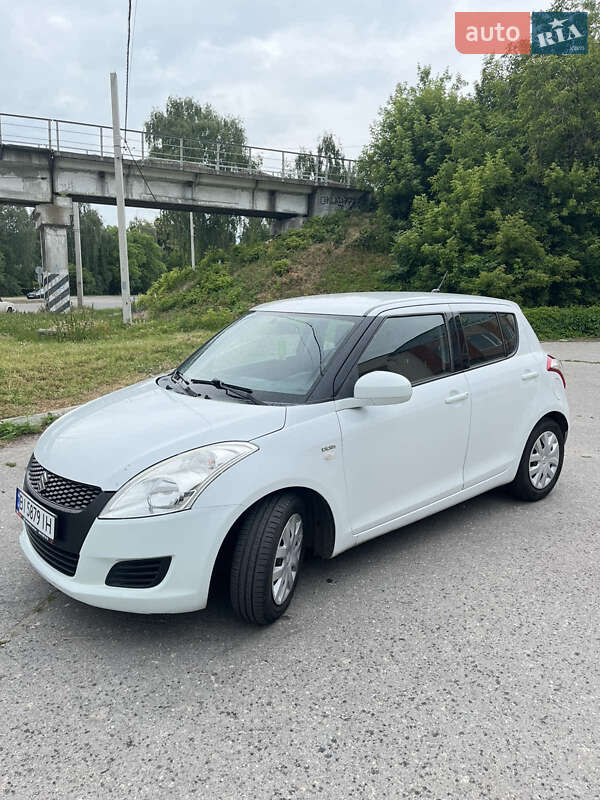 Хэтчбек Suzuki Swift 2012 в Лубнах