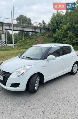 Хетчбек Suzuki Swift 2012 в 