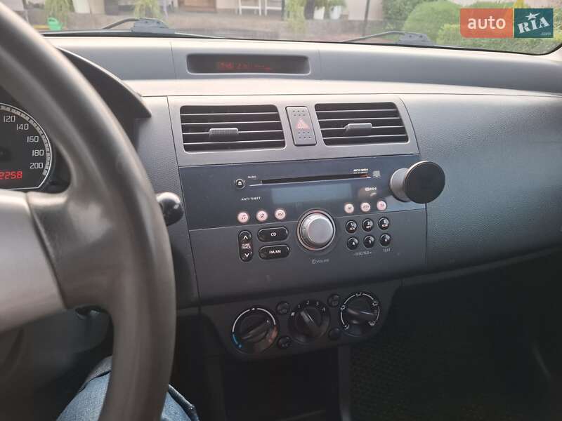 Хэтчбек Suzuki Swift 2007 в Нововолынске