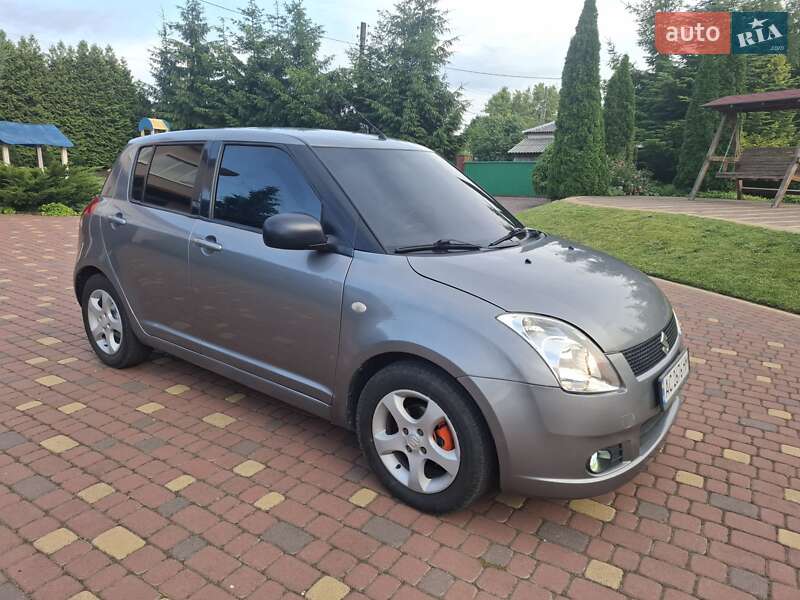 Хэтчбек Suzuki Swift 2007 в Нововолынске