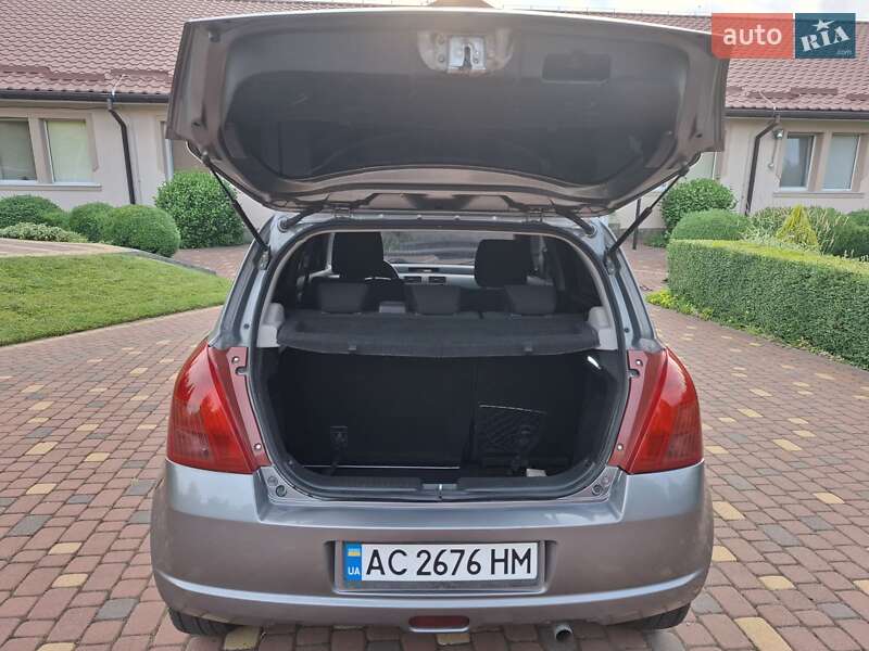 Хэтчбек Suzuki Swift 2007 в Нововолынске