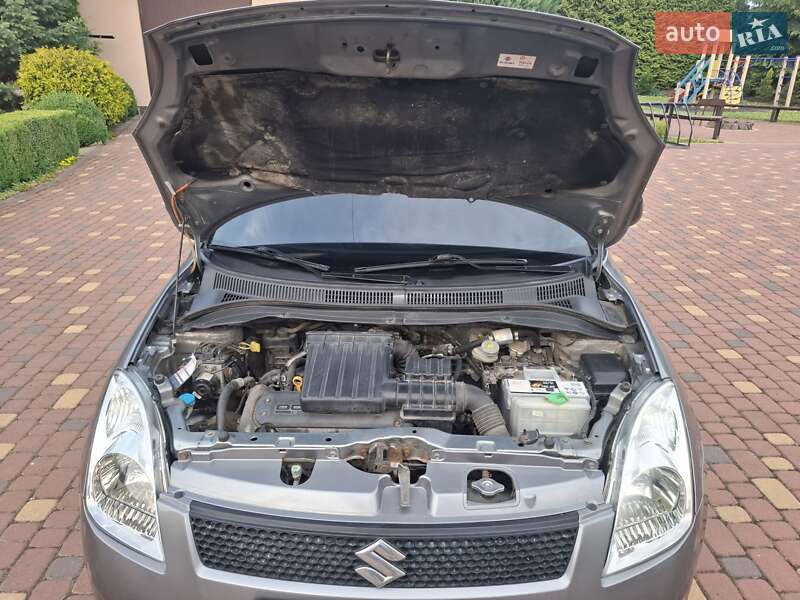 Хэтчбек Suzuki Swift 2007 в Нововолынске