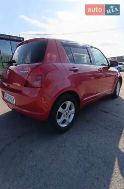 Хэтчбек Suzuki Swift 2005 в 