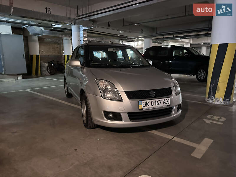 Хэтчбек Suzuki Swift 2010 в 