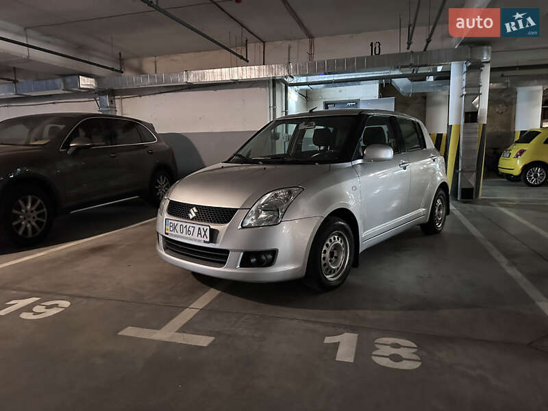 Хетчбек Suzuki Swift 2010 в Києві