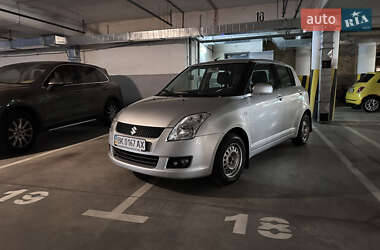 Хэтчбек Suzuki Swift 2010 в 