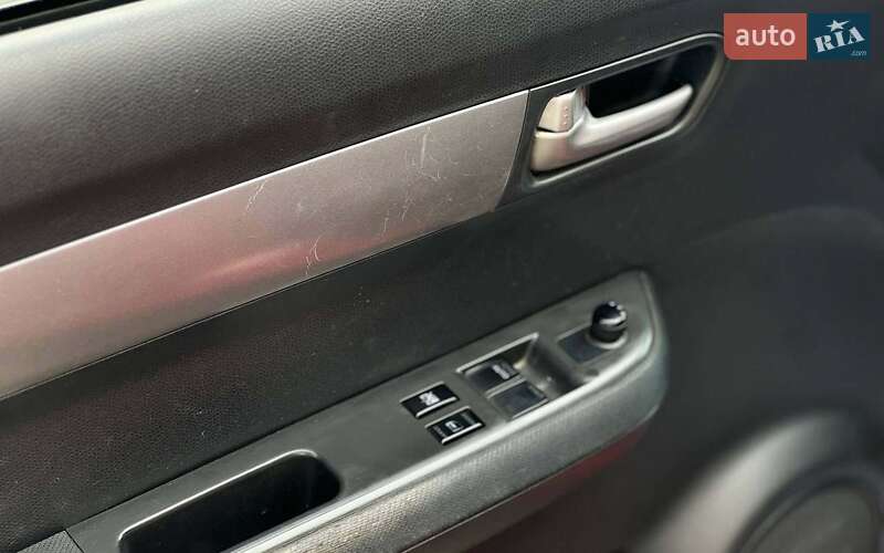 Хэтчбек Suzuki Swift 2005 в Ивано-Франковске фото 7 Хэтчбек Suzuki Swift 2005 в Ивано-Франковске