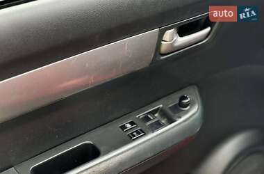 Хэтчбек Suzuki Swift 2005 в 