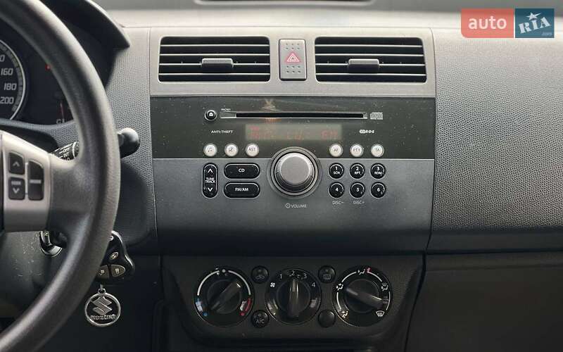 Хэтчбек Suzuki Swift 2005 в Ивано-Франковске фото 16 Хэтчбек Suzuki Swift 2005 в Ивано-Франковске