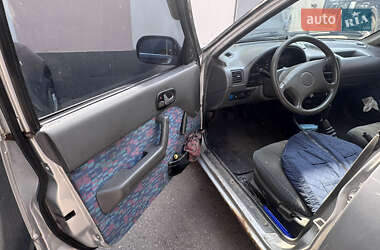 Хэтчбек Suzuki Swift 2003 в 