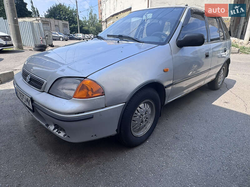 Хэтчбек Suzuki Swift 2003 в 