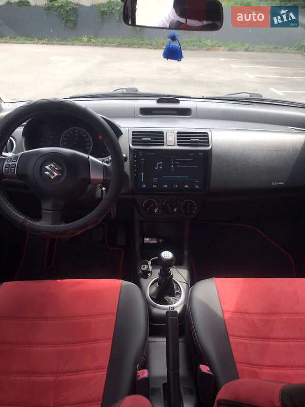 Хэтчбек Suzuki Swift 2010 в Каменец-Подольском