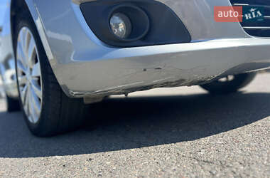 Хетчбек Suzuki Swift 2012 в 