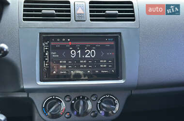 Хэтчбек Suzuki Swift 2007 в 