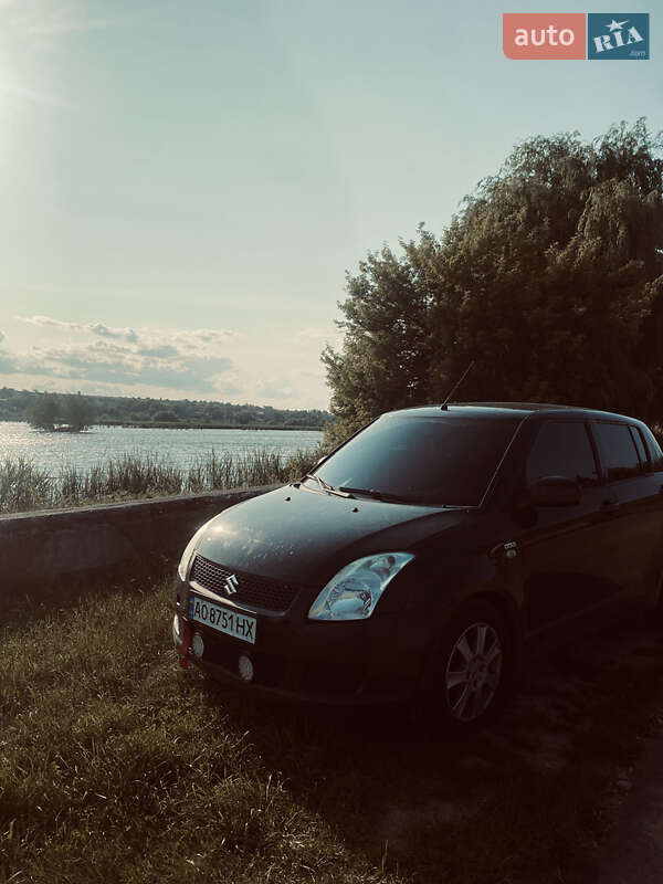 Хетчбек Suzuki Swift 2009 в Рахові фото 2 Хетчбек Suzuki Swift 2009 в Рахові
