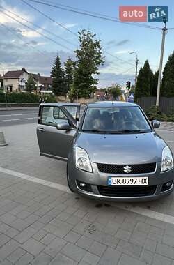 Хэтчбек Suzuki Swift 2010 в 