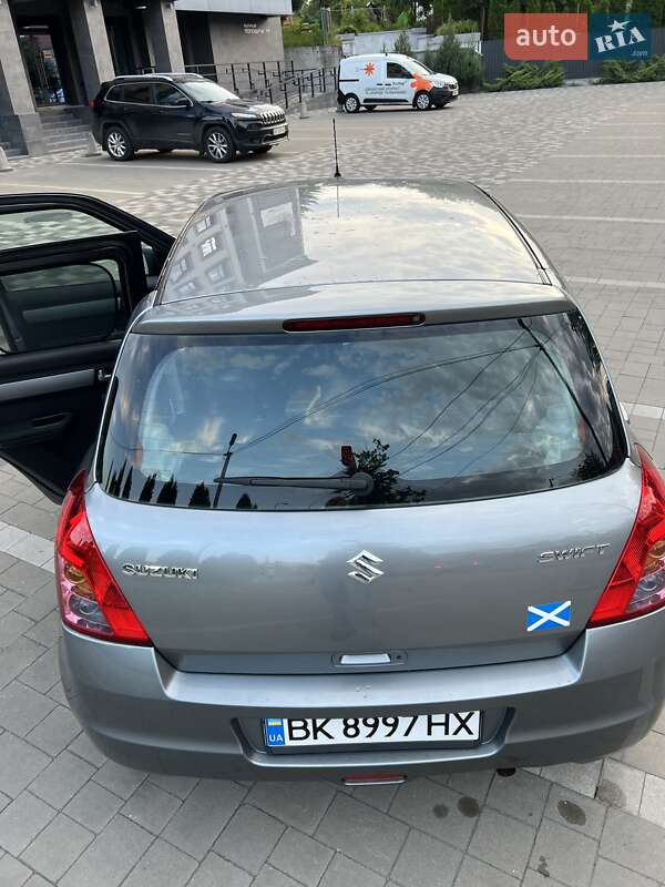 Хэтчбек Suzuki Swift 2010 в Ровно