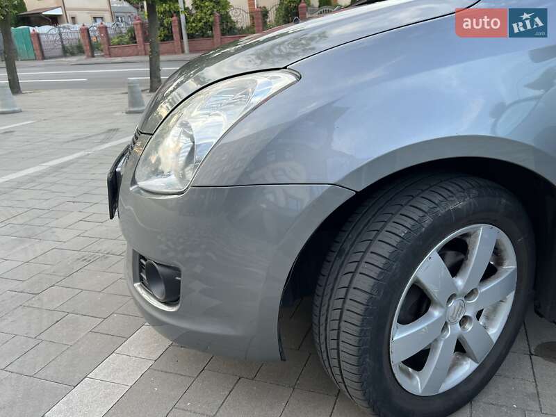 Хэтчбек Suzuki Swift 2010 в Ровно