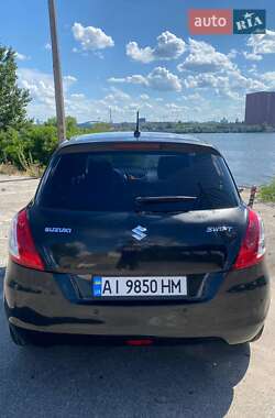 Хэтчбек Suzuki Swift 2012 в 