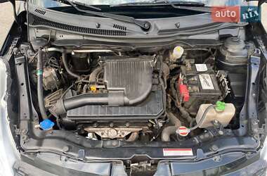 Хэтчбек Suzuki Swift 2012 в 