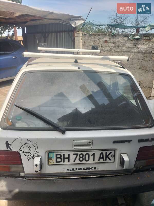 Хэтчбек Suzuki Swift 1988 в Великодолинском фото 10 Хэтчбек Suzuki Swift 1988 в Великодолинском