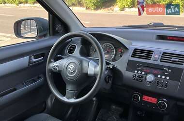 Хэтчбек Suzuki Swift 2006 в 