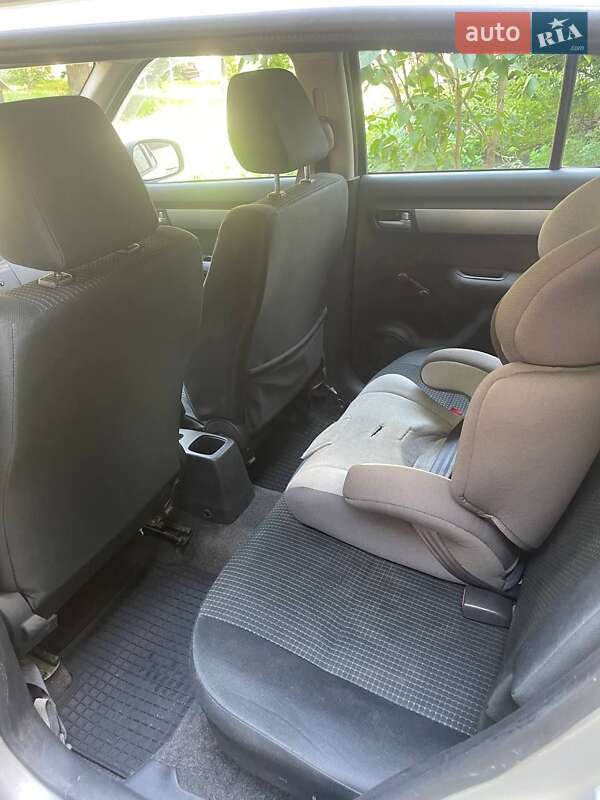 Хетчбек Suzuki Swift 2005 в Хмельницькому