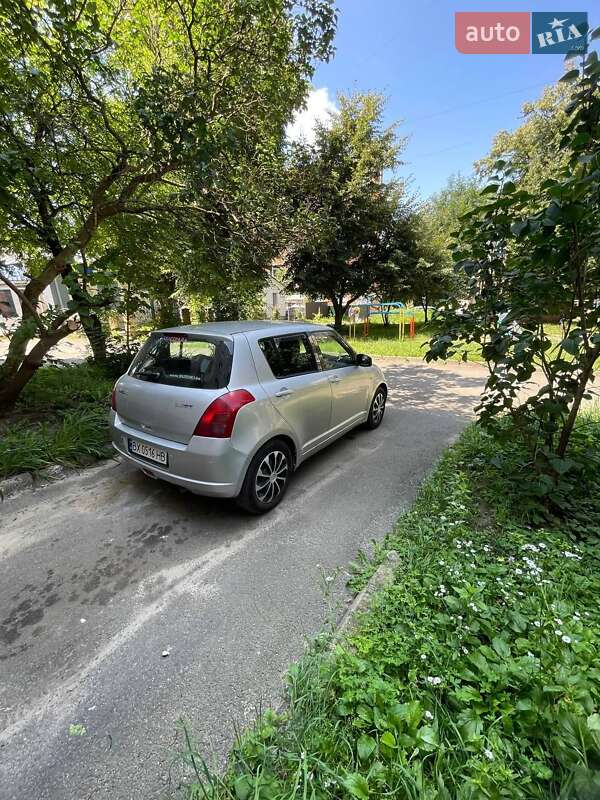 Хетчбек Suzuki Swift 2005 в Хмельницькому