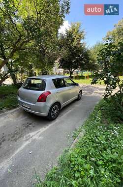 Хетчбек Suzuki Swift 2005 в 