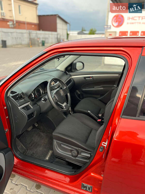 Хэтчбек Suzuki Swift 2012 в Киеве