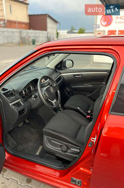 Хэтчбек Suzuki Swift 2012 в 