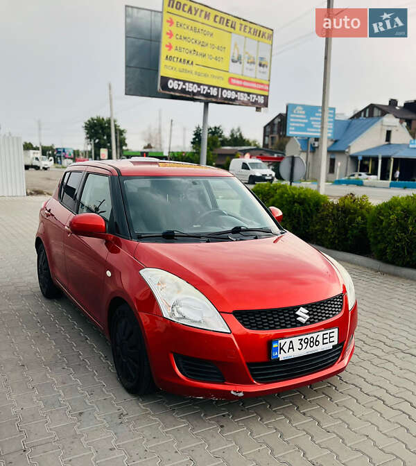 Хэтчбек Suzuki Swift 2012 в Киеве