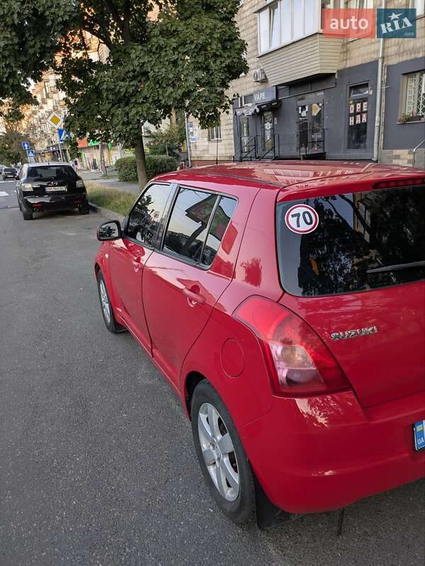 Хэтчбек Suzuki Swift 2008 в Киеве