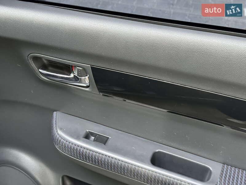 Хэтчбек Suzuki Swift 2008 в Киеве