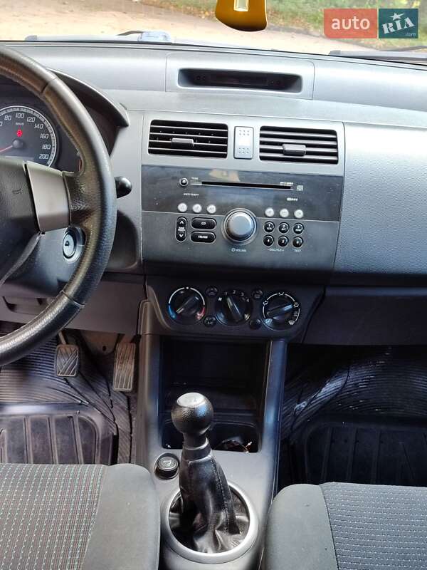 Хетчбек Suzuki Swift 2008 в Івано-Франківську