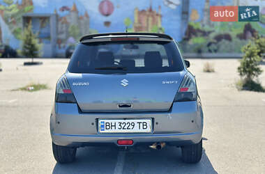 Хэтчбек Suzuki Swift 2007 в 