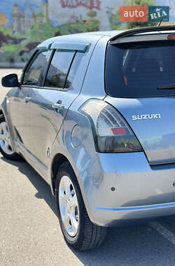 Хэтчбек Suzuki Swift 2007 в 