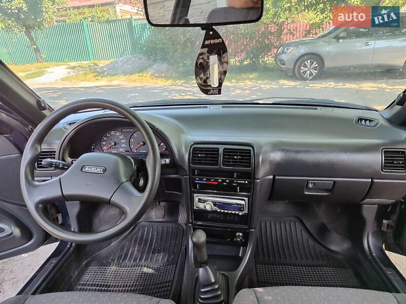 Седан Suzuki Swift 1993 в Полтаві