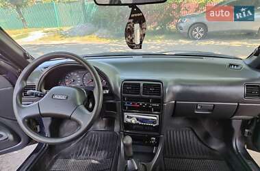 Седан Suzuki Swift 1993 в 